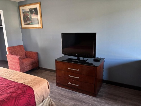 Budget Inn Express image 7