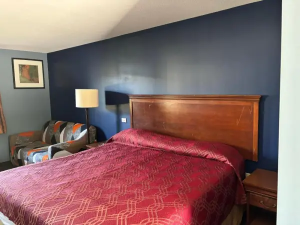 Budget Inn Express 9